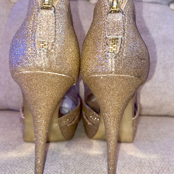 Steve Madden Haylow Gold Glitter Spike Heels - Picture 8 of 9